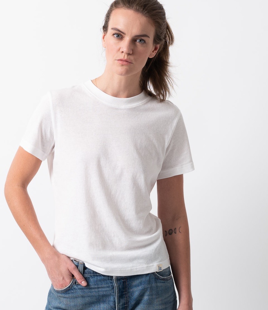 woman wearing vintage jersey t-shirt in white