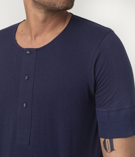 GOOD ORIGINALS | 103 men's loopwheeled henley, 5,5oz, classic fit <br/> 66 ink blue