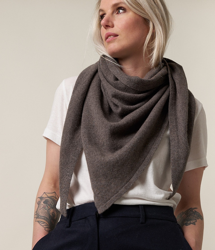 Light Triangle Scarf Merino- Silk- Cashmere Blend | Merz b Schwanen