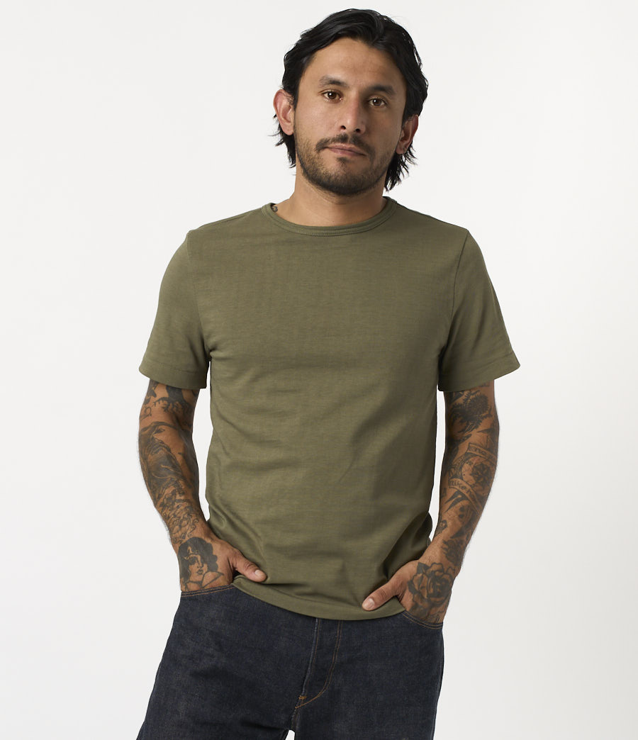 Merz b.Schwanen Henry Neck Tee Olive-